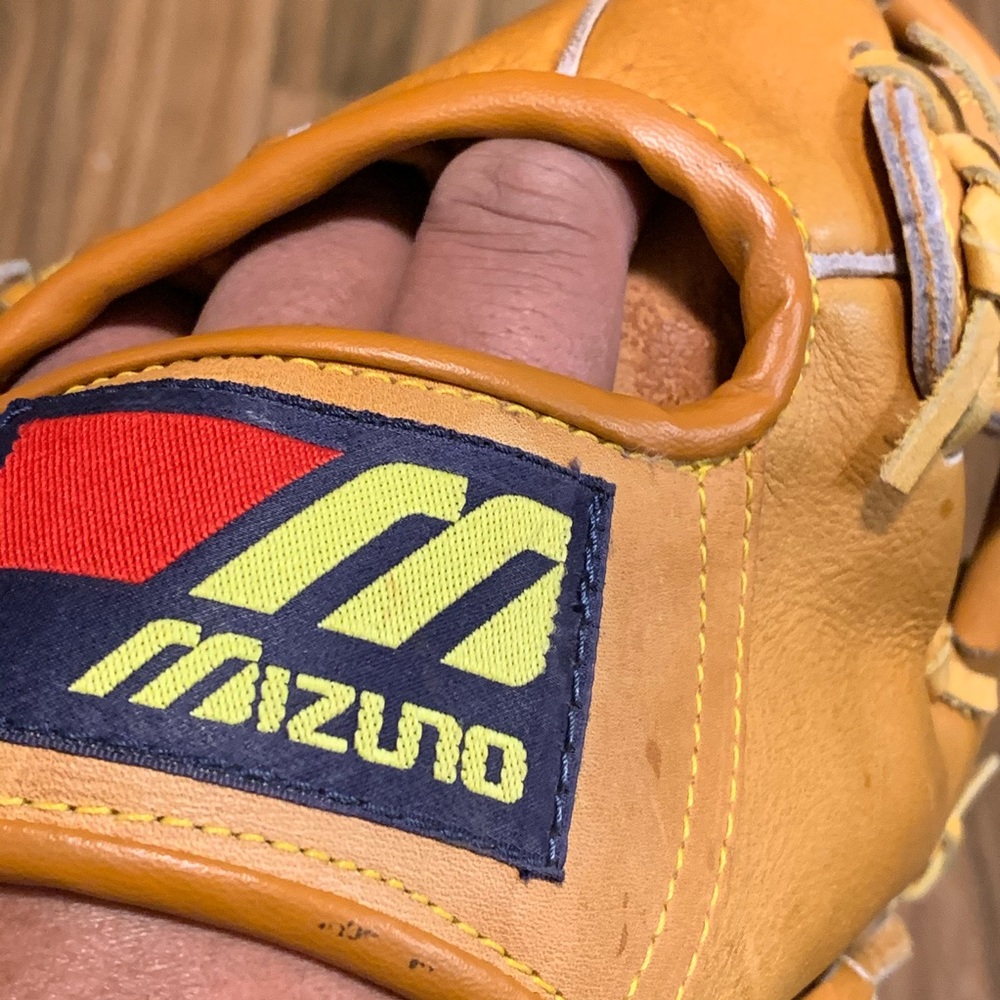 Mizuno Pro Baseball Glove, 12" Leather, North American Steerhide MZ1205